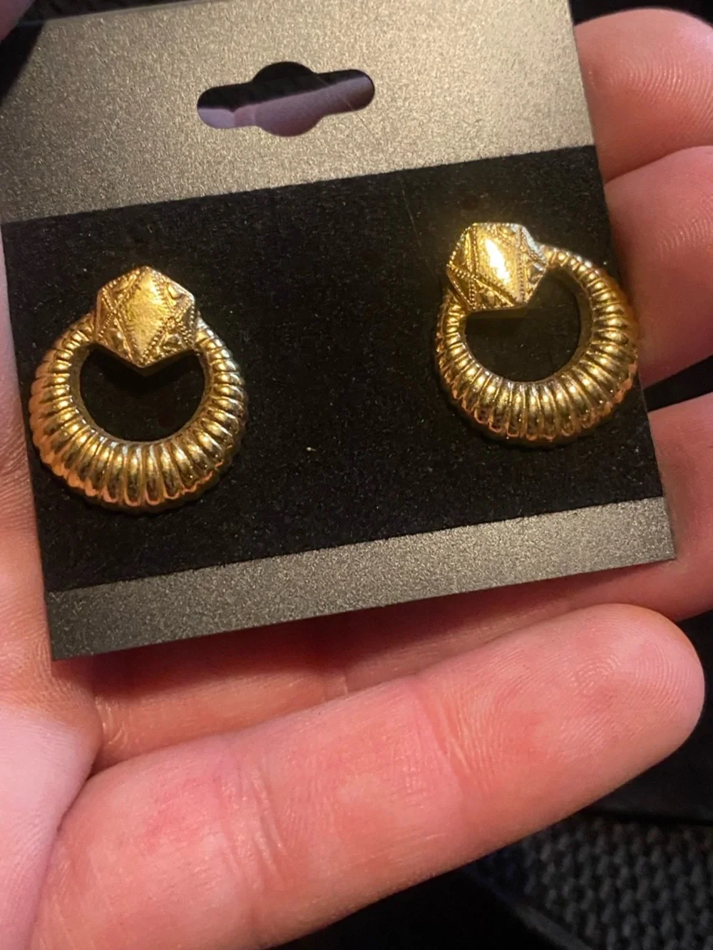 GOLD VINTAGE knocker style hoops(gold tone) - Picture 5 of 8